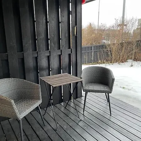 Platinum House - Centrally Located With Facilities