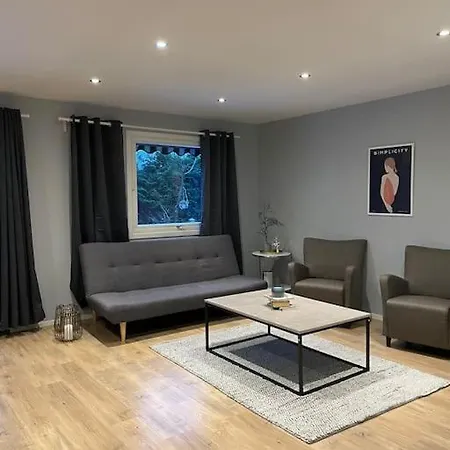 Nyaraló Platinum House - Centrally Located With Facilities