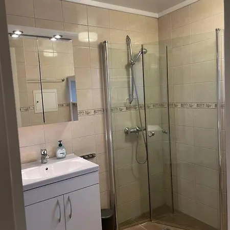 펜션 Platinum House - Centrally Located With Facilities *